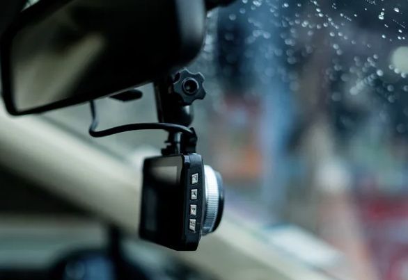Tips Memasang Dashcam di Mobil